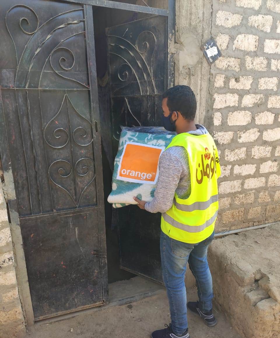 Orange Egypt cooperates with El Orman Association to Provide Winter Blankets to the Needy People to protect them Against Cold Weather 